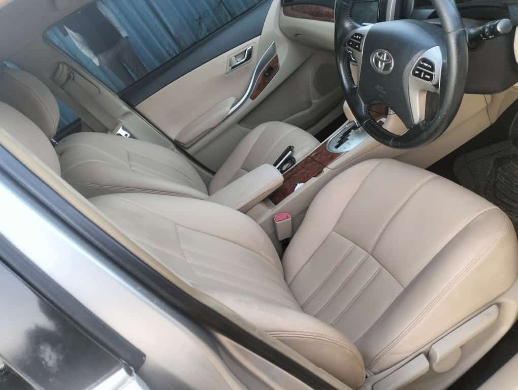 Toyota PREMIO 260 2013 1M ONLY for sale in Kenya new shape You pay 30% Deposit Trade in Ok EXCLUSIVE