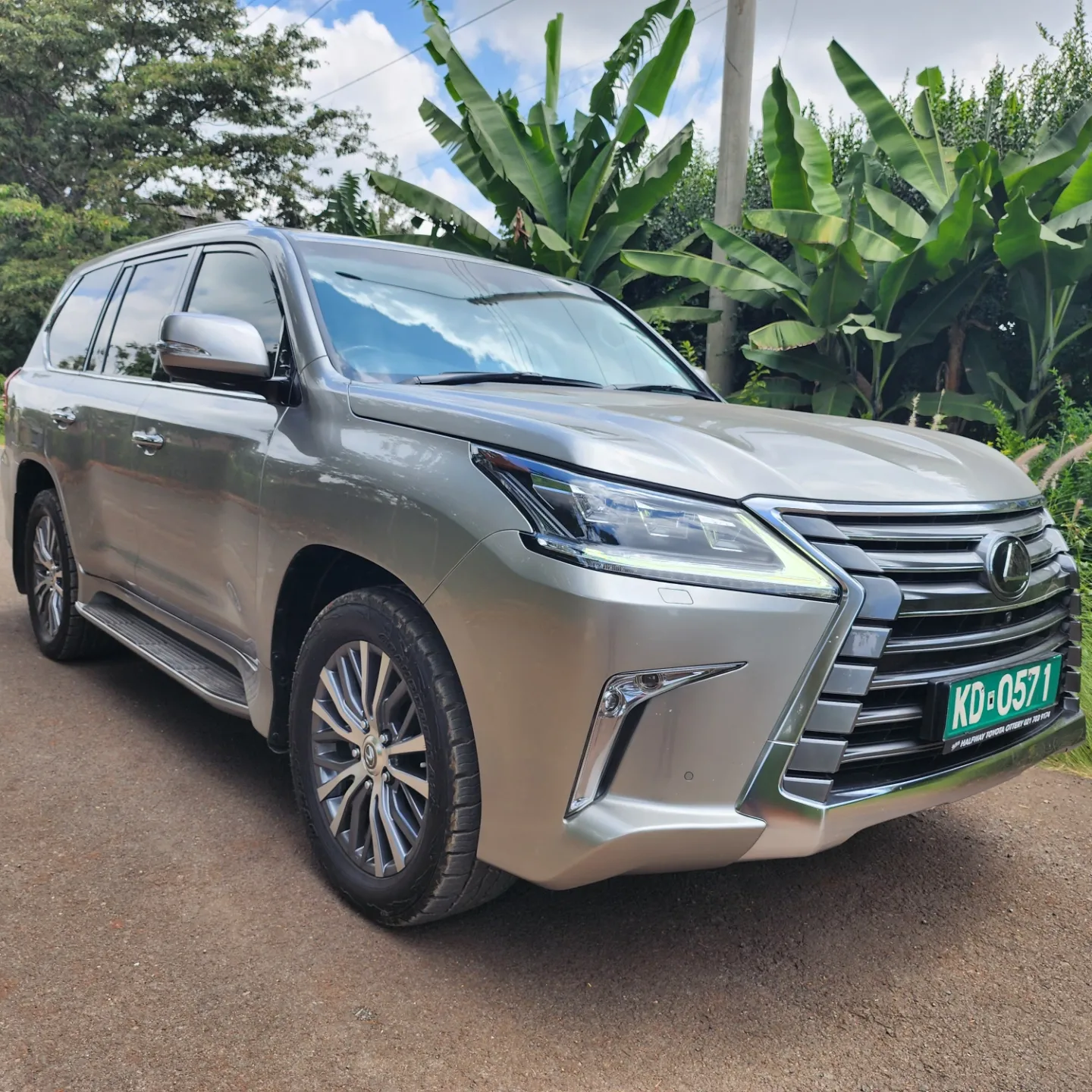 LEXUS LX 450D 450 D For sale in kenya hire purchase Fully Loaded EXCLUSIVE! 2017