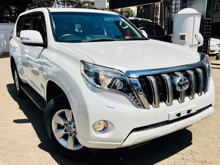 Deal Toyota Prado Quick Sale sunroof leather Kenya new offer