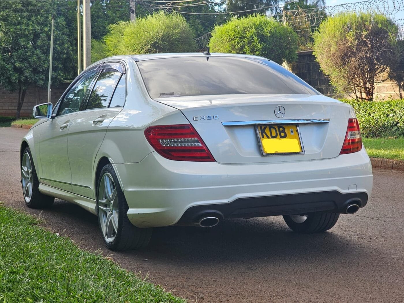 Mercedes Benz C350 for sale in kenya installments new offer