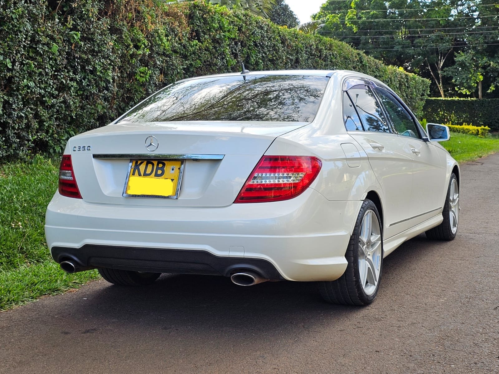 Mercedes Benz C350 for sale in kenya installments new offer