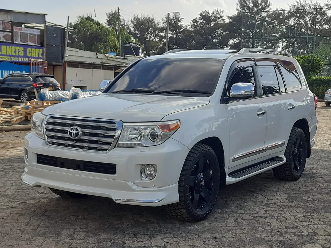 Toyota land cruiser v8 ZX QUICK SALE New Offer installments 15 Toyota land cruiser v8 ZX QUICK SALE New Offer installments