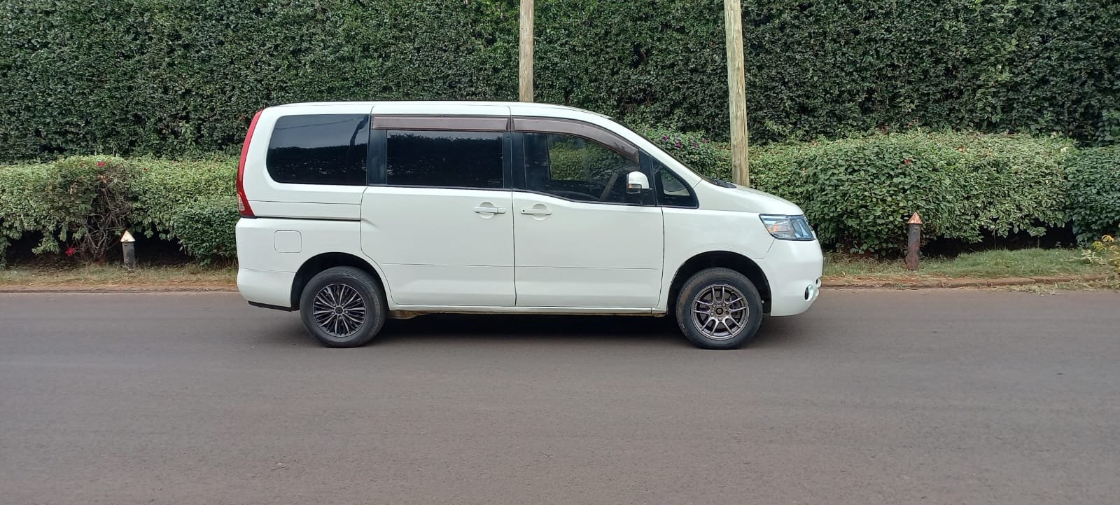 Nissan Serena Van QUICK SALE You Pay 30% Deposit Trade in Ok Wow HIRE! PURCHASE INSTALLMENTS