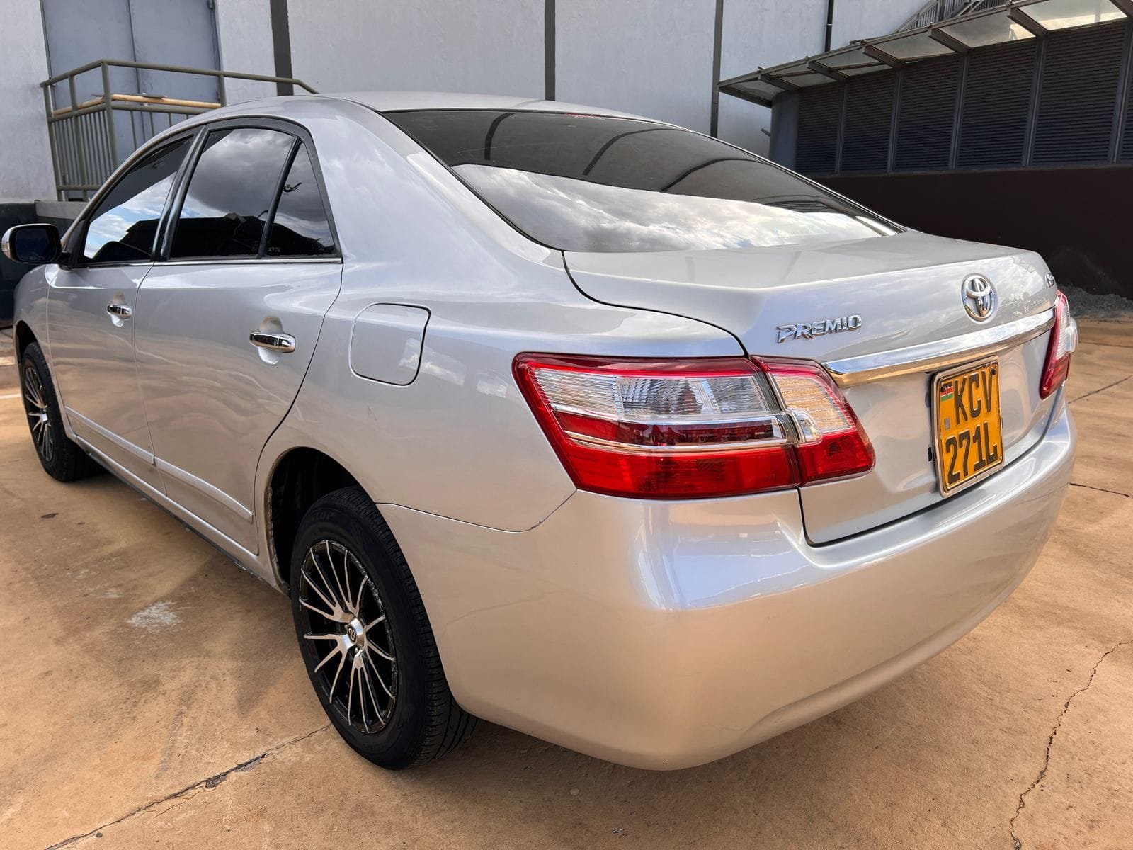 Toyota PREMIO 260 QUICK SALE for sale in Kenya new shape You pay 30% Deposit Trade in Ok EXCLUSIVE