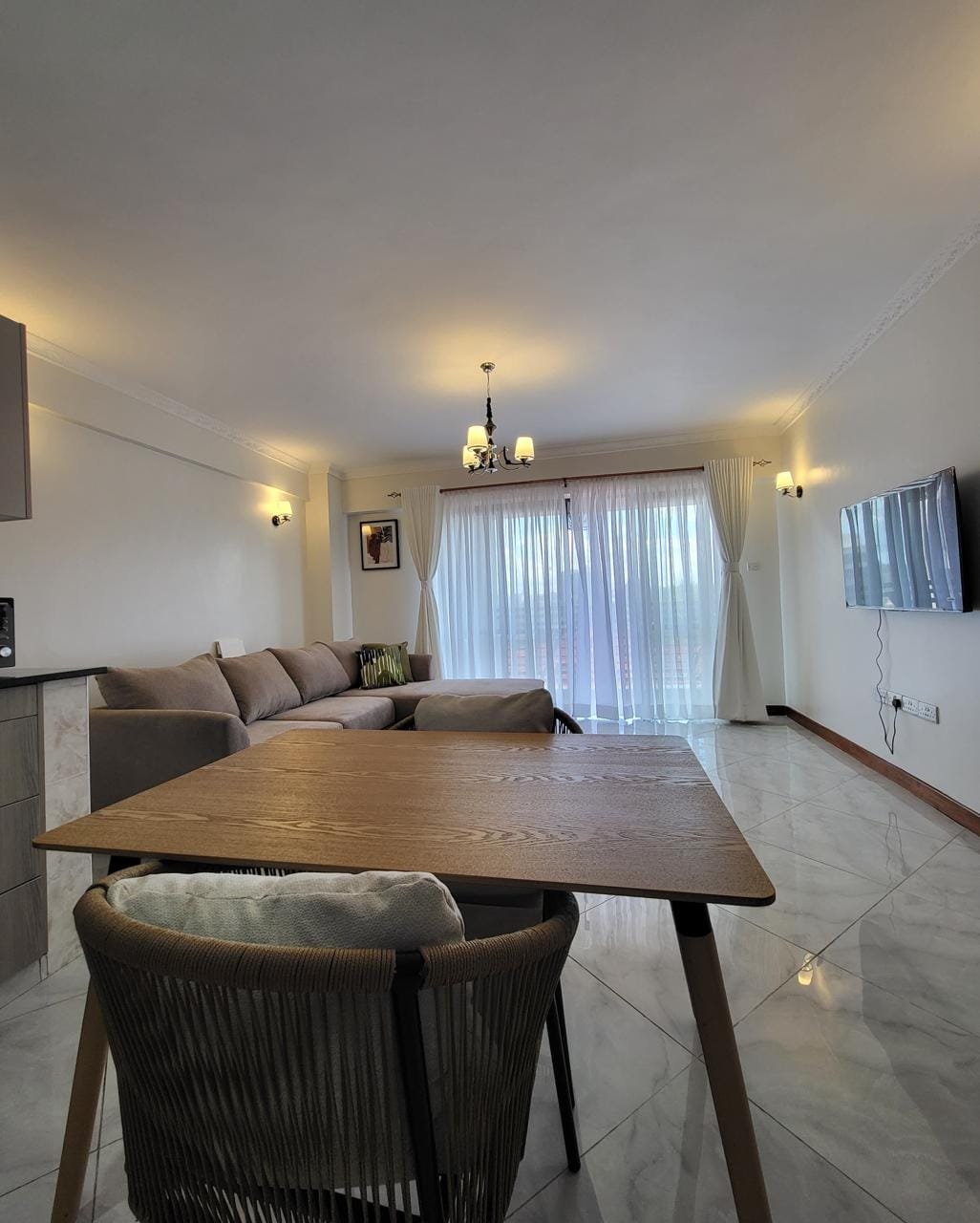 Tranquil Fully Furnished 1 Bedrooms Apartments in Brookside Drive