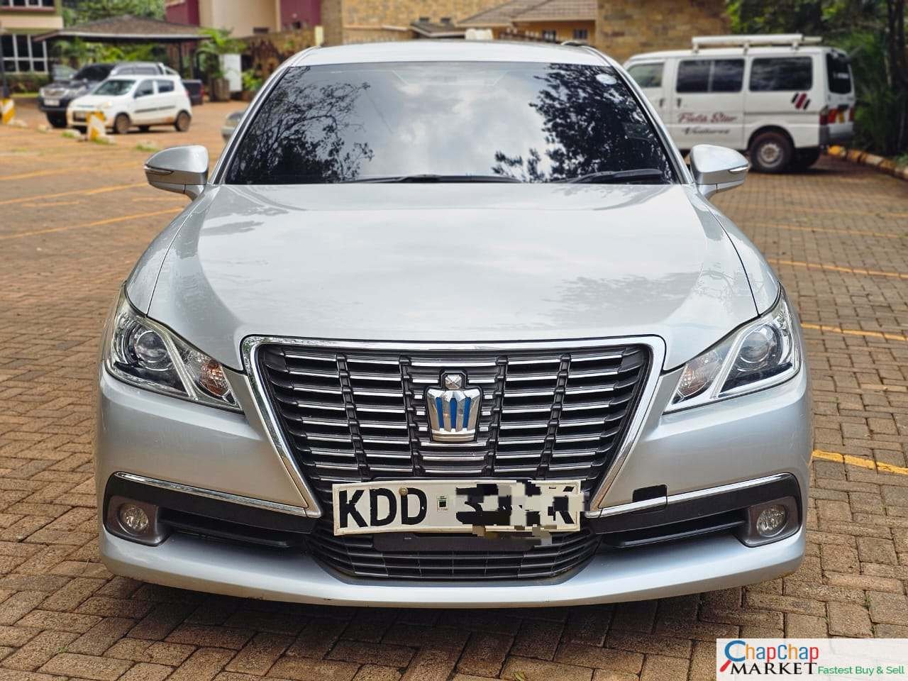 Toyota CROWN QUICK SALE You pay Deposit Trade in Ok Hire purchase Exclusive Royal Saloon Kenya