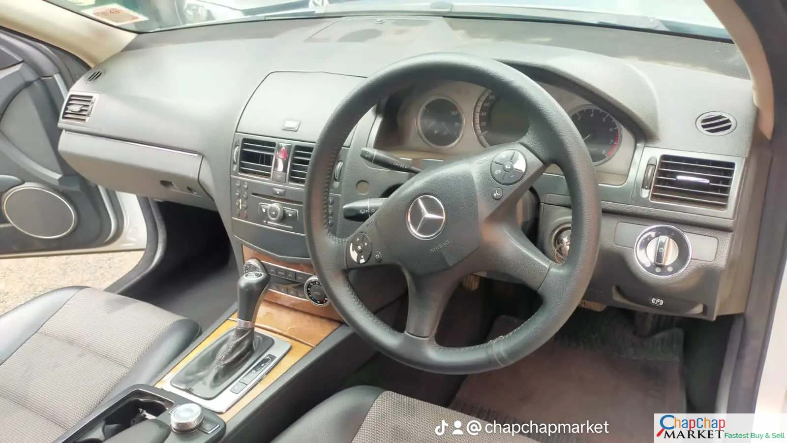 Mercedes Benz C200 QUICK SALE You Pay 30% Deposit Trade in OK! Hire purchase installments New shape