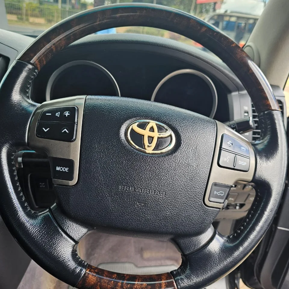 Toyota Land Cruiser V8 ZX 200 SERIES asian owner sunroof QUICK SALE You Pay 30% Deposit Trade in Ok  EXCLUSIVE