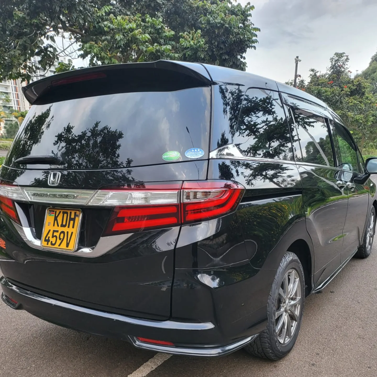 Honda Odyssey C200 QUICK SALE You Pay 30% Deposit Trade in OK! Hire purchase installments   Black Engine 2400cc Petrol Transmission Automatic Seats: 7 Seater with warm vinyl seats & adjustable recline  Bodykit – Alloys rims – Fog Lights – Premium surround system with Bluetooth connectivity for your entertainment needs