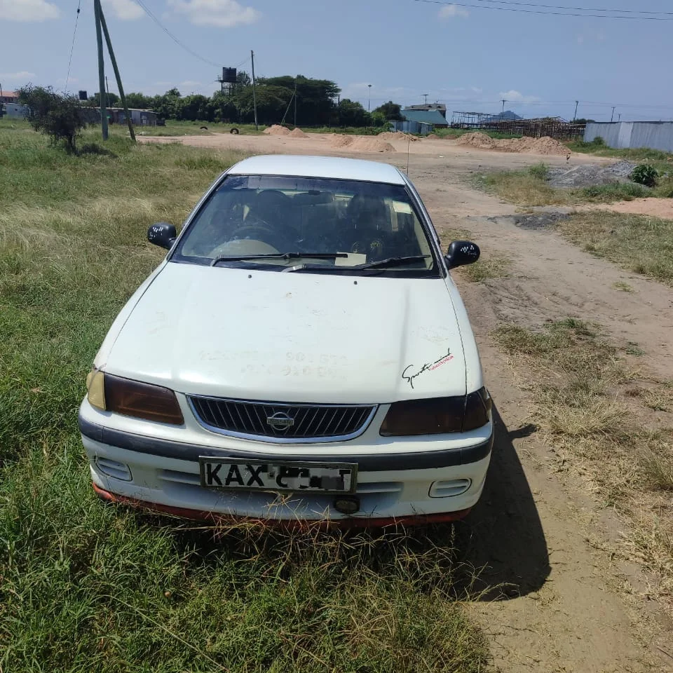 Nissan Sunny 250K ONLY QUICK SALE You Pay 30% Deposit Trade in OK! Hire purchase installments