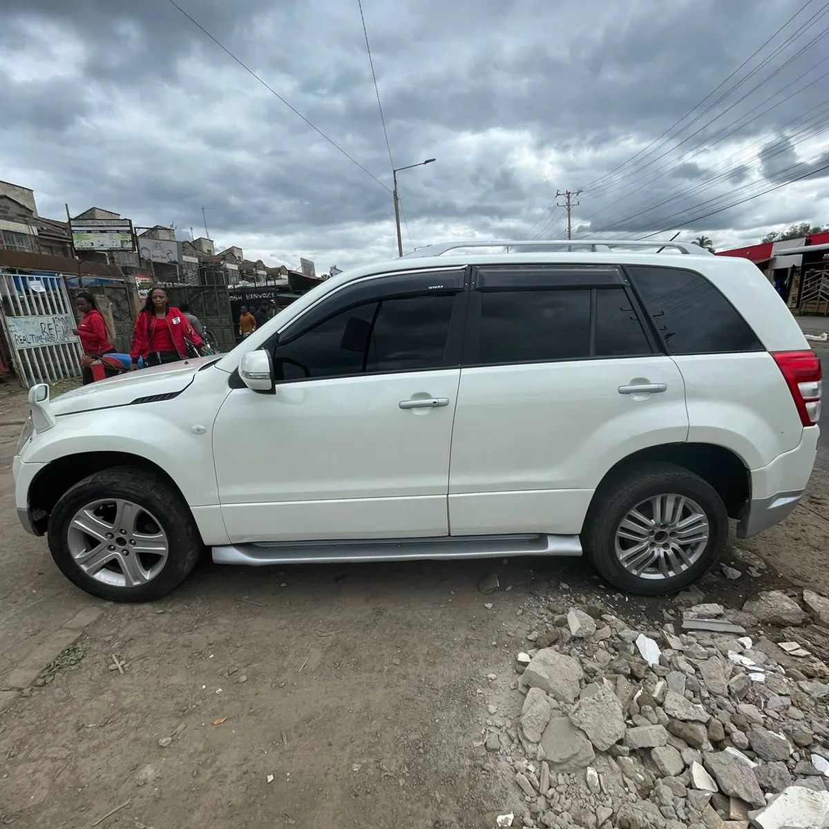 Suzuki ESCUDO with Sunroof QUICK SALE You Pay 30% Deposit Trade in OK hire purchase installments EXCLUSIVE