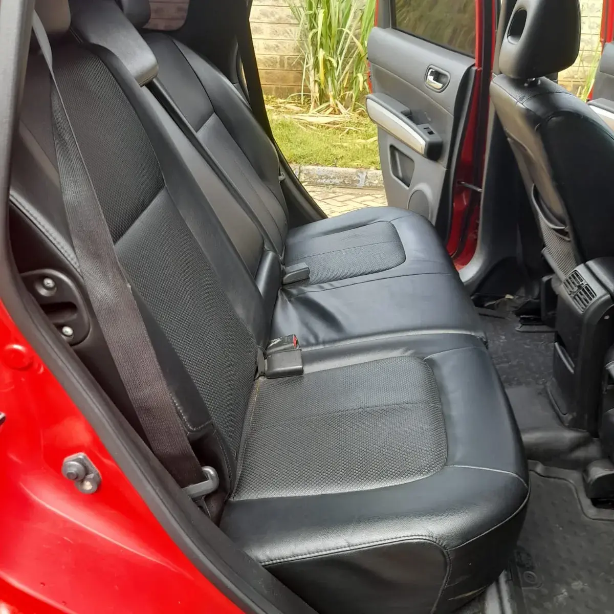 Nissan XTRAIL hyper roof  QUICK SALE You Pay 30% Deposit Trade in Ok EXCLUSIVE
