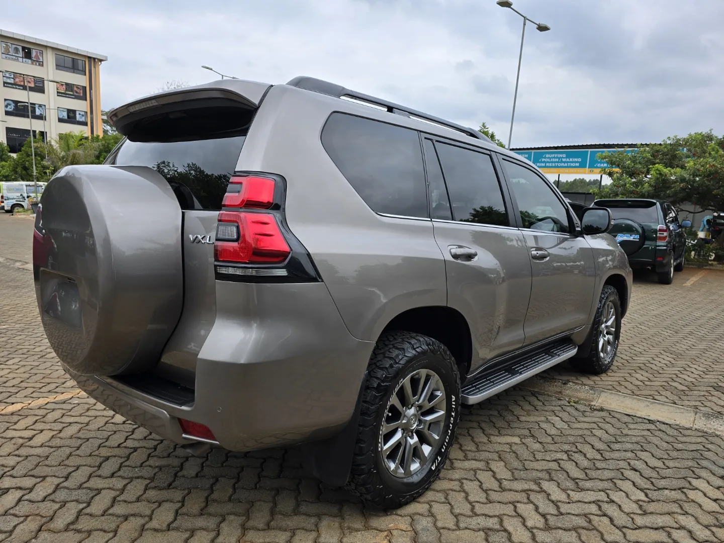 Toyota Land Cruiser PRADO VXL New Arrival 🔥 Quick SALE TRADE IN OK EXCLUSIVE! Hire purchase installments