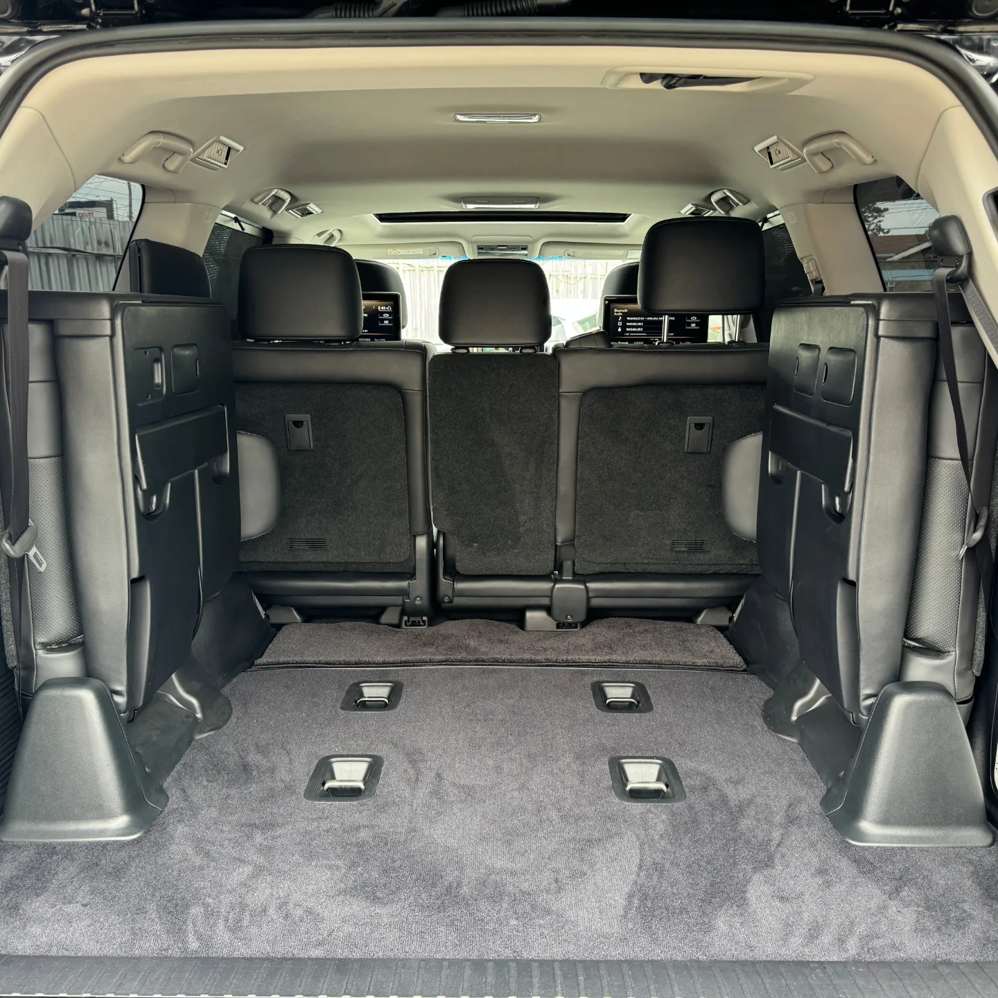 LEXUS LX 570 New Arrival CHEAPEST 🔥 HIRE PURCHASE installments OK EXCLUSIVE For SALE in Kenya