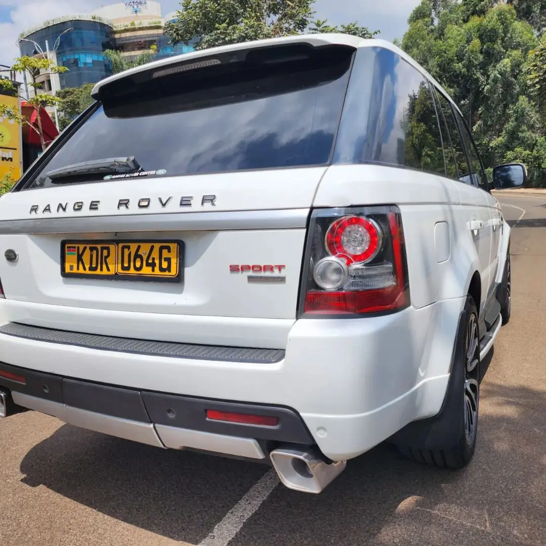 Range Rover Sport HSE QUICK SALE You pay 40% deposit Trade in OK EXCLUSIVE range Rover sport for sale in kenya hire purchase installments