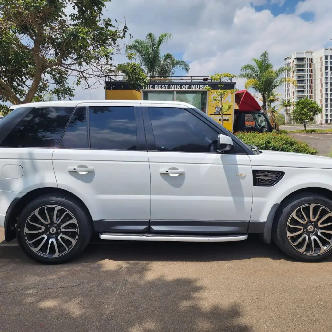 Range Rover Sport HSE QUICK SALE You pay 40% deposit Trade in OK EXCLUSIVE range Rover sport for sale in kenya hire purchase installments