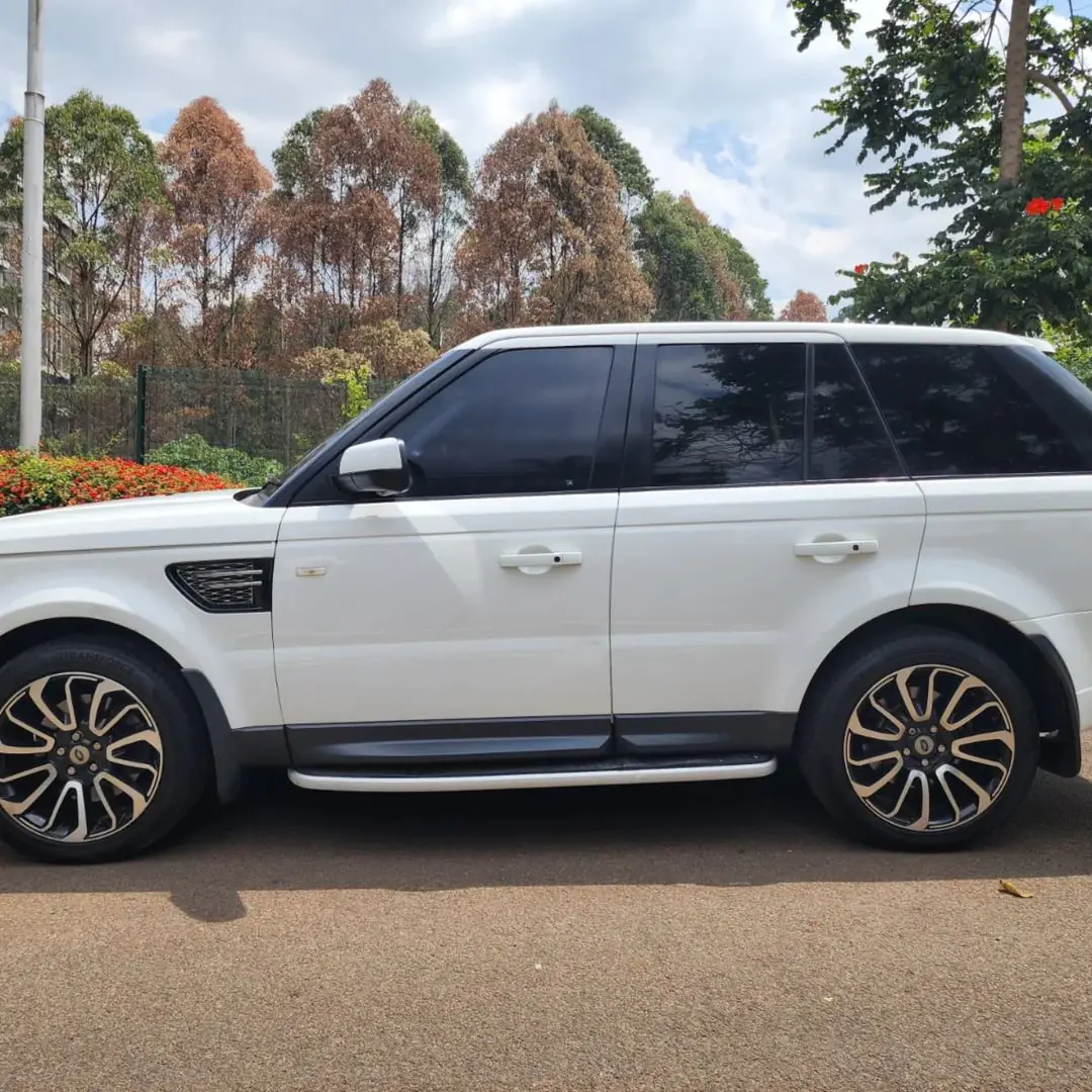 Range Rover Sport HSE QUICK SALE You pay 40% deposit Trade in OK EXCLUSIVE range Rover sport for sale in kenya hire purchase installments