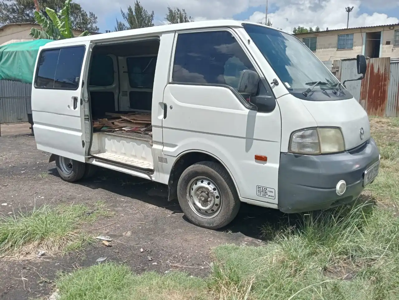 MAZDA  BONGO Van 460K nego QUICK SALE You Pay 30% Deposit Hire purchase installments UpTo 70% financing/finance NO CRB STATUS CHECK Trade in OK As new