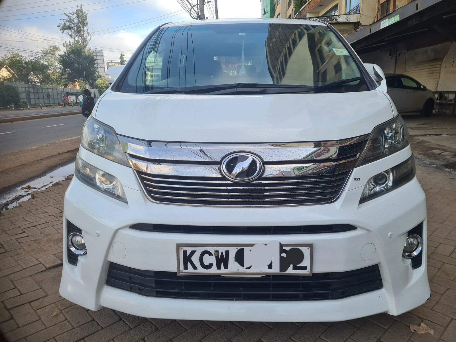 Toyota vellfire Asian OWNER QUICK SALE You Pay 30% Deposit Hire purchase installments UpTo 70% financing/finance NO CRB STATUS CHECK Trade in OK EXCLUSIVE