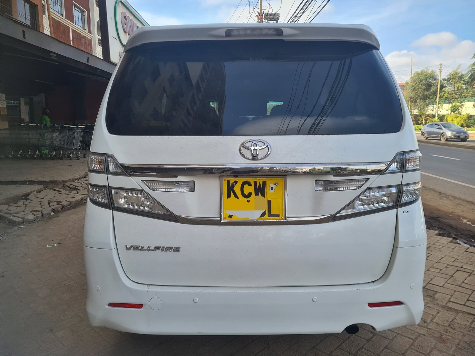 Toyota vellfire Asian OWNER QUICK SALE You Pay 30% Deposit Hire purchase installments UpTo 70% financing/finance NO CRB STATUS CHECK Trade in OK EXCLUSIVE