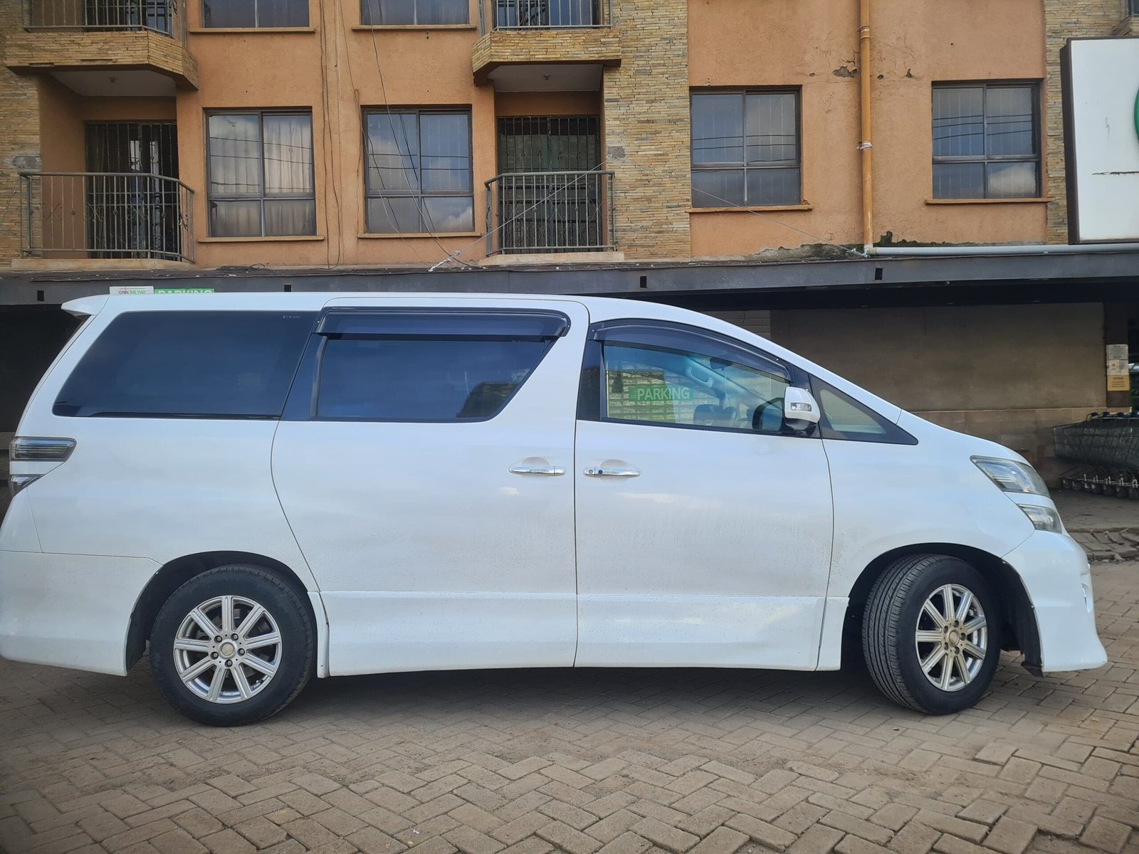 Toyota vellfire Asian OWNER QUICK SALE You Pay 30% Deposit Hire purchase installments UpTo 70% financing/finance NO CRB STATUS CHECK Trade in OK EXCLUSIVE