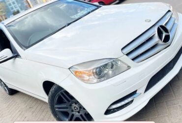 Mercedes Benz c200 QUICK SALE You Pay 30% Deposit Hire purchase installments UpTo 70% financing/finance NO CRB STATUS CHECK Trade in OK  🔥