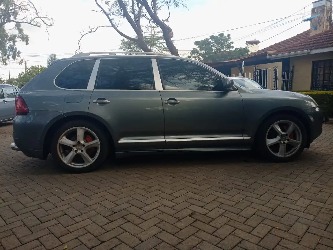 Porsche Cayenne QUICK SALE You Pay 30% Deposit Hire purchase installments UpTo 70% financing/finance NO CRB STATUS CHECK Trade in OK