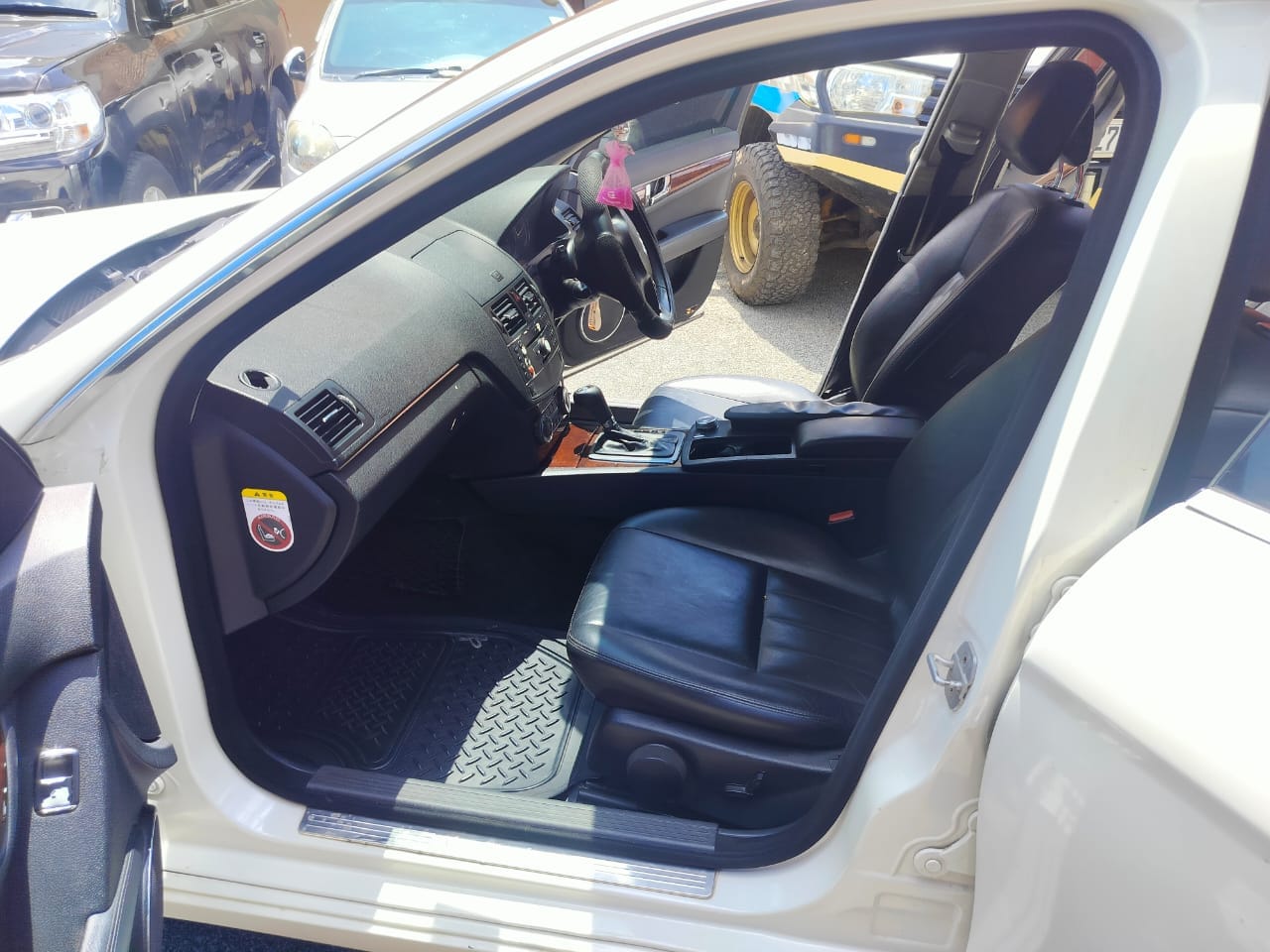 Mercedes Benz C200 QUICK SALE You Pay 30% Deposit Hire purchase installments UpTo 70% financing/finance NO CRB STATUS CHECK Trade in OK EXCLUSIVE 16 IMG 20241201 WA0056