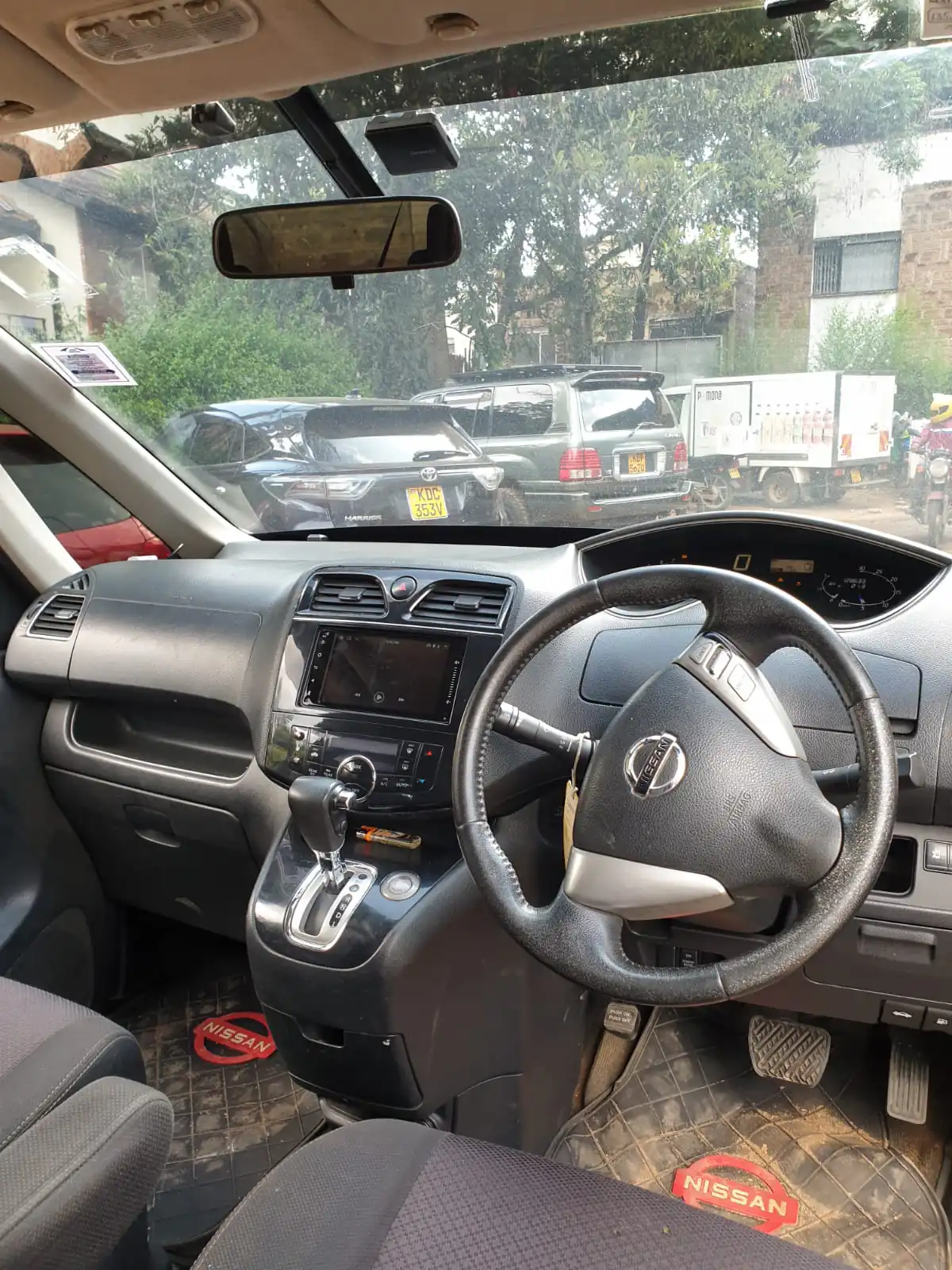 2013 Nissan Serena van 700K Only 🤩 QUICK SALE QUICK SALE You Pay 30% Deposit Hire purchase installments UpTo 70% financing/finance NO CRB STATUS CHECK Trade in OK