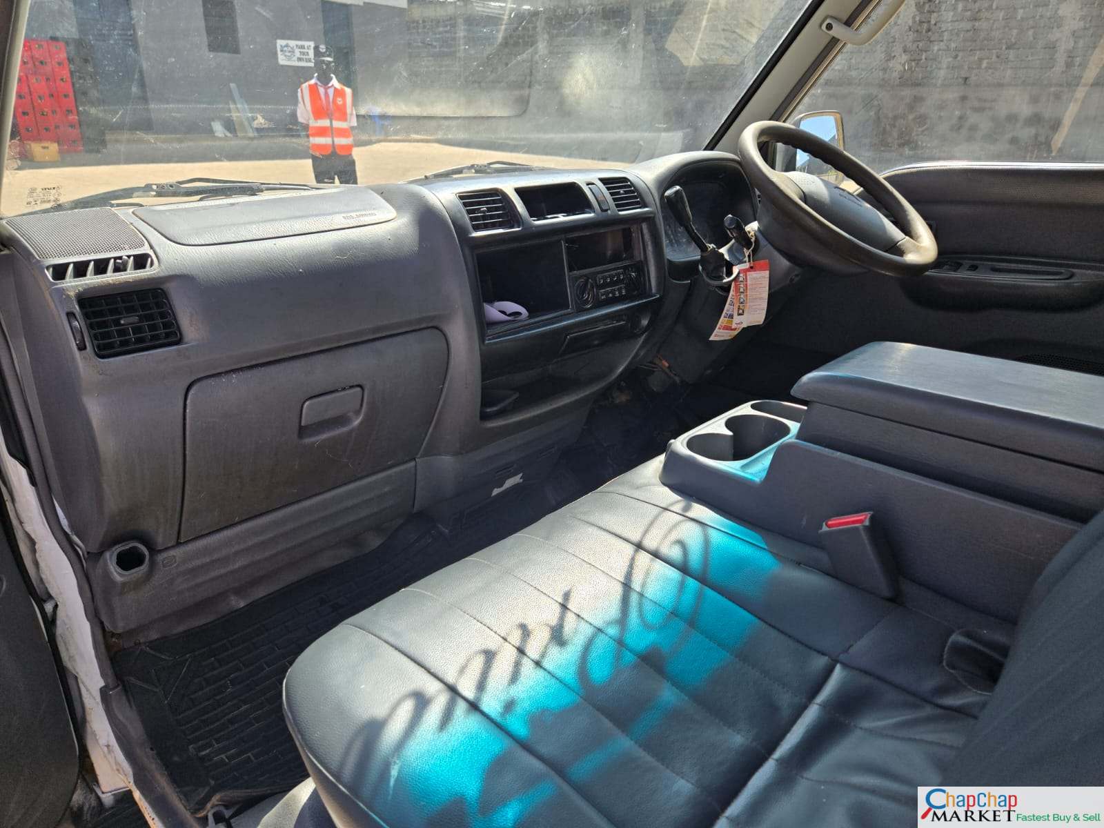 NISSAN VANETTE QUICK SALE QUICK SALE You Pay 30% Deposit Hire purchase installments UpTo 70% financing/finance NO CRB STATUS CHECK Trade in OK