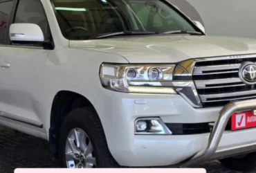 Toyota Land Cruiser VX-R V8 diesel New Arrival QUICK SALE You Pay 30% Deposit Hire purchase installments UpTo 70% financing/finance NO CRB STATUS CHECK Trade in OK