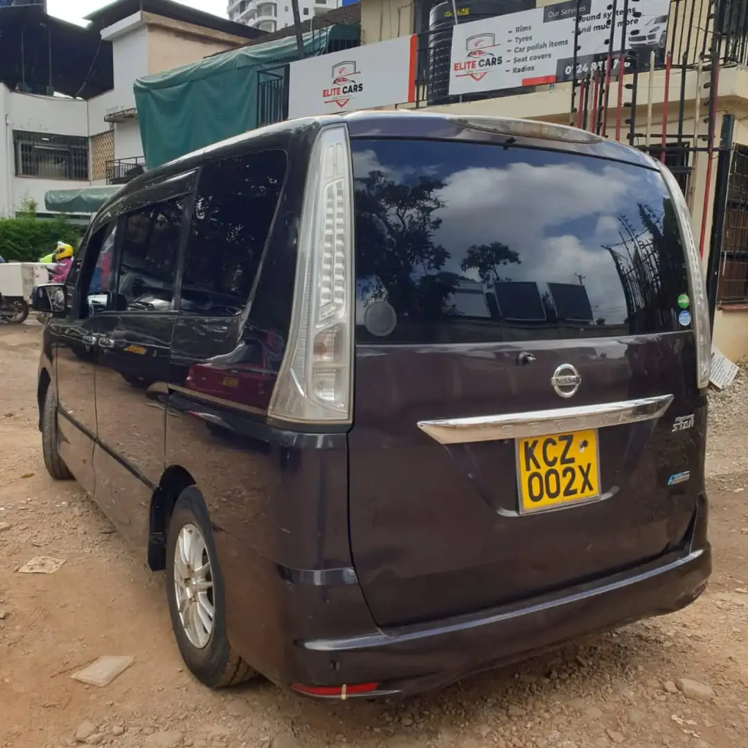 2013 Nissan Serena van 700K Only 🤩 QUICK SALE QUICK SALE You Pay 30% Deposit Hire purchase installments UpTo 70% financing/finance NO CRB STATUS CHECK Trade in OK