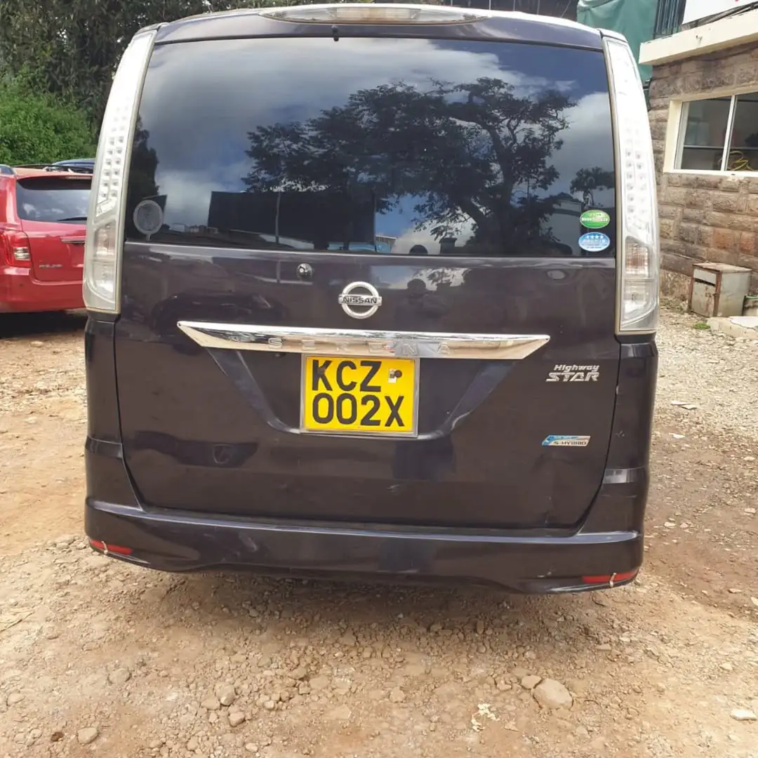 2013 Nissan Serena van 700K Only 🤩 QUICK SALE QUICK SALE You Pay 30% Deposit Hire purchase installments UpTo 70% financing/finance NO CRB STATUS CHECK Trade in OK