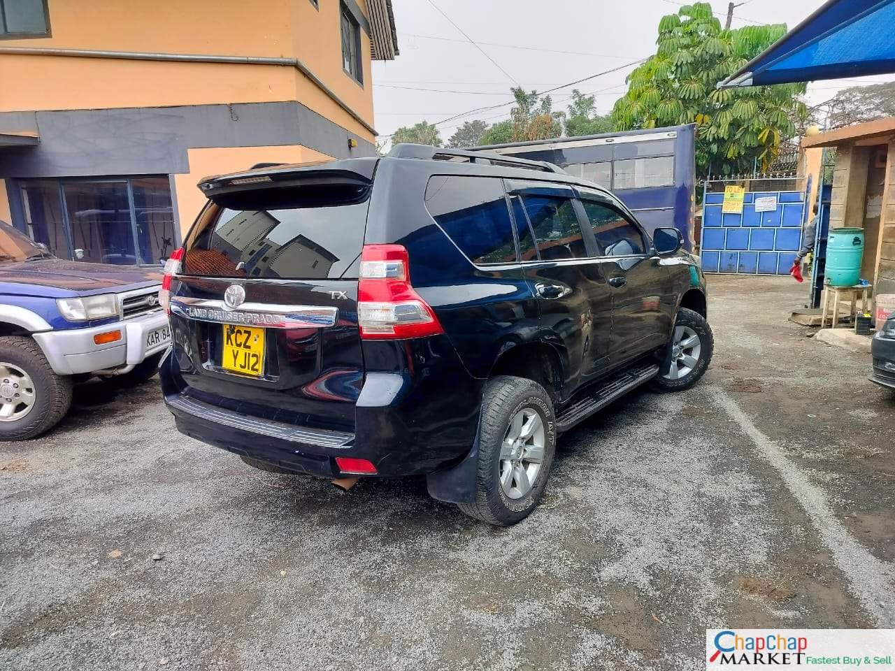 Toyota Land-Cruiser Prado Sunroof QUICK SALE You Pay 30% Deposit Hire purchase installments HP UpTo 70% financing/finance NO CRB STATUS CHECK Trade in OK