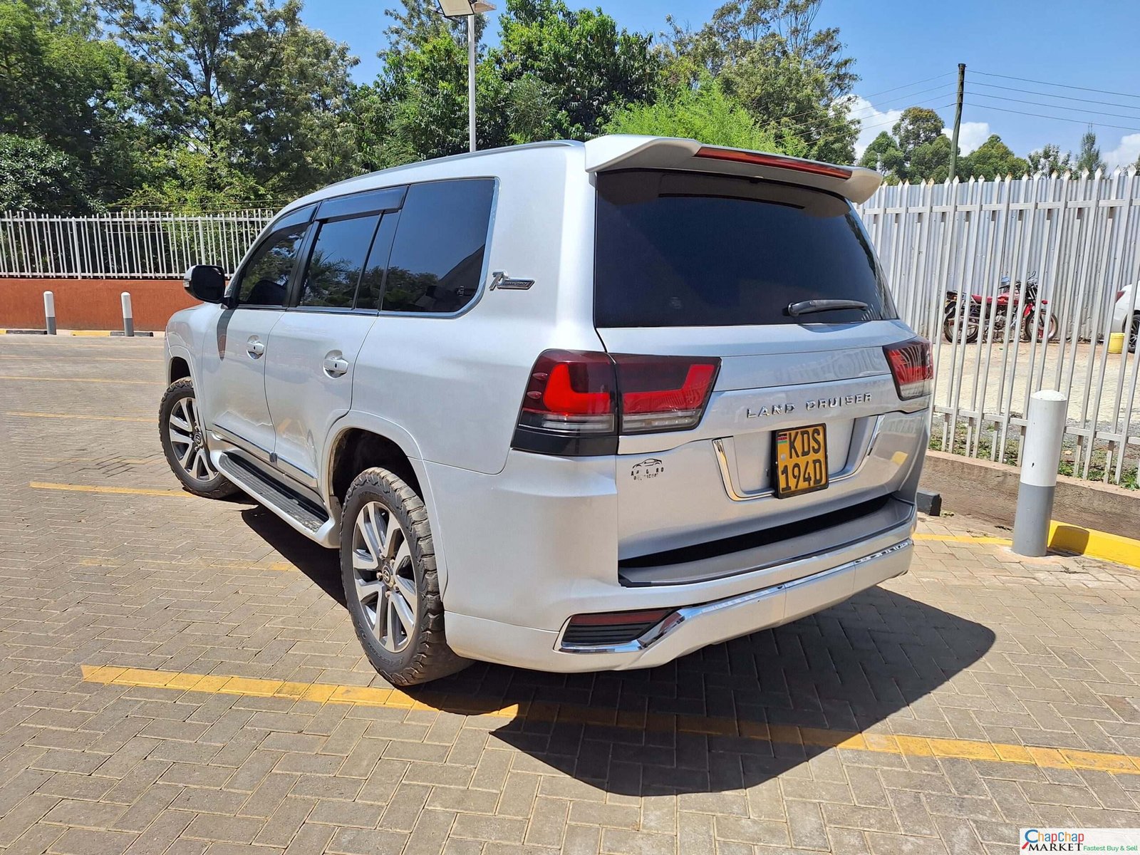 Toyota Land-Cruiser V8 new shape QUICK SALE You Pay 30% Deposit Hire purchase installments HP UpTo 70% financing/finance NO CRB STATUS CHECK Trade in OK