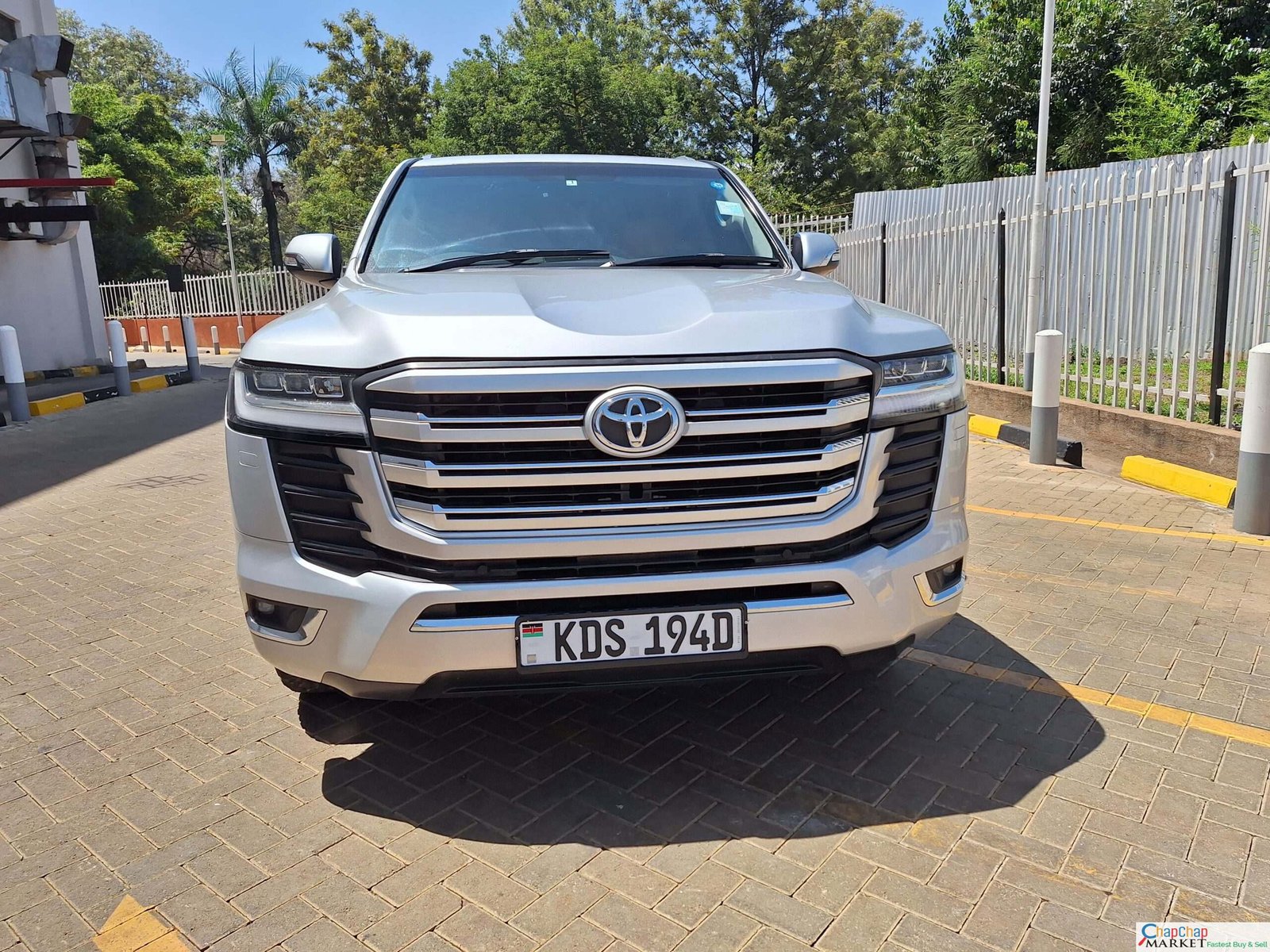 Toyota Land-Cruiser V8 new shape QUICK SALE You Pay 30% Deposit Hire purchase installments HP UpTo 70% financing/finance NO CRB STATUS CHECK Trade in OK