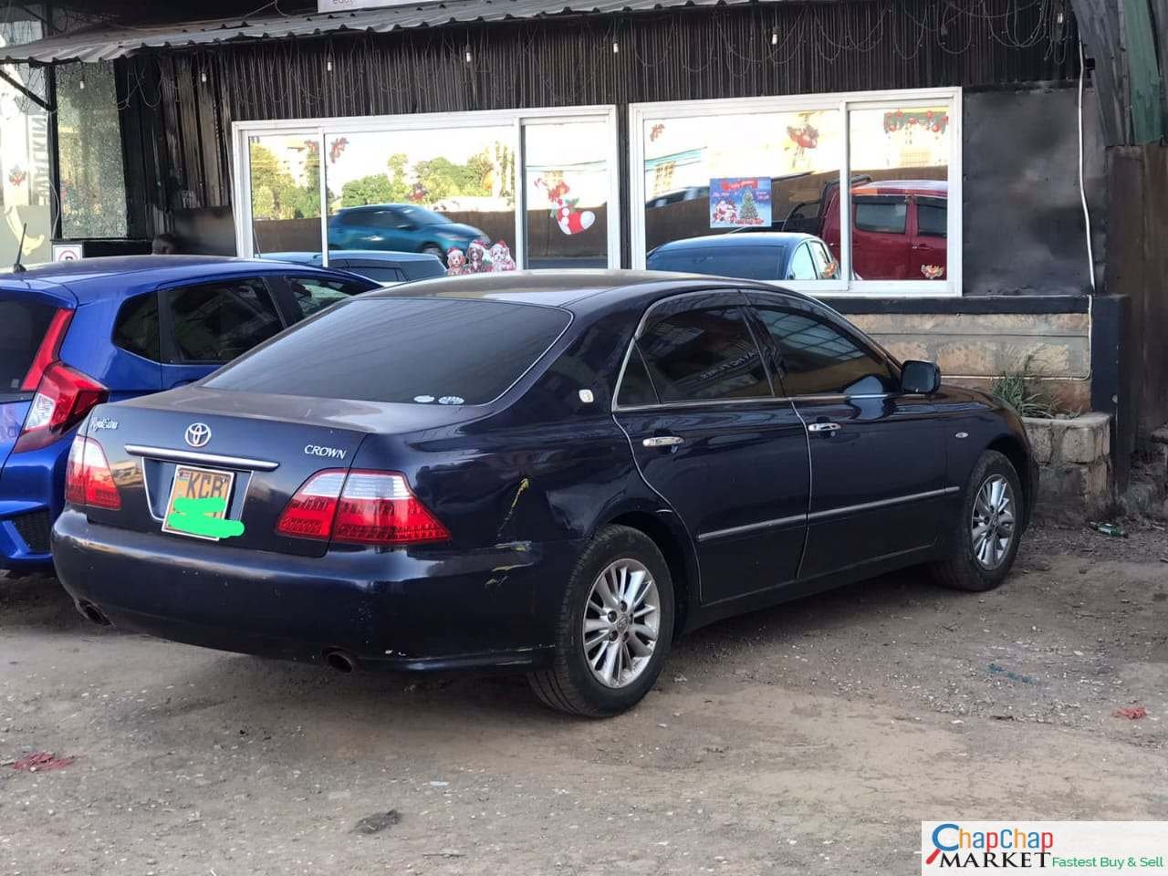 Toyota crown Royal saloon 699k ONLY 😲 QUICK SALE You Pay 30% Deposit Hire purchase installments HP UpTo 70% financing/finance NO CRB STATUS CHECK Trade in OK