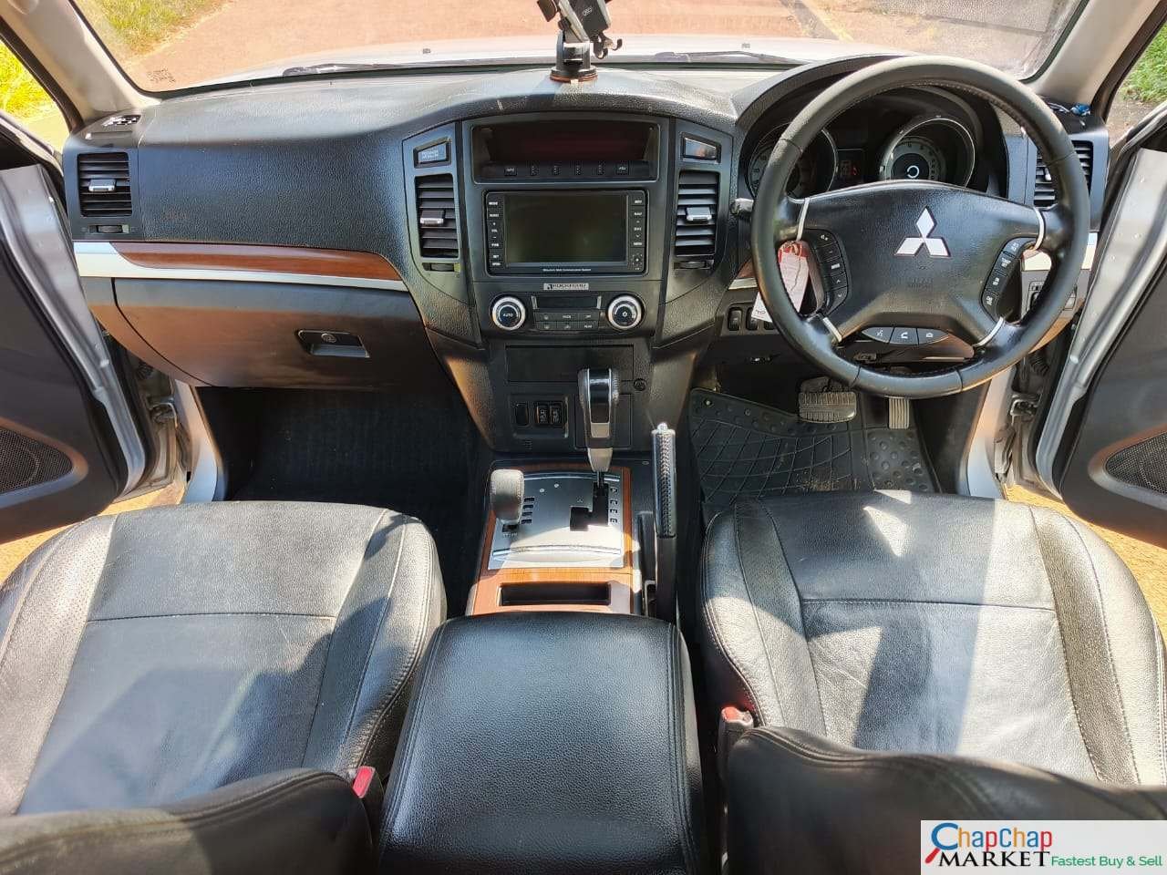 Mitsubishi Pajero SHOGUN with SUNROOF New shape QUICK SALE You Pay 30% Deposit Hire purchase installments HP UpTo 70% financing/finance NO CRB STATUS CHECK Trade in OK