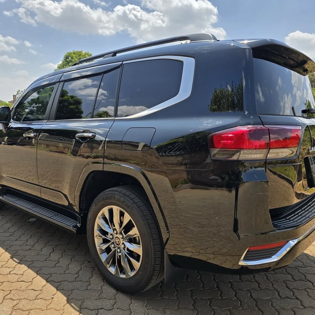 Toyota Land-Cruiser 300 series ZX V8 DIESEL 3.3cc New Arrival 🤩 QUICK SALE You Pay 30% Deposit Hire purchase installments HP UpTo 70% financing/finance NO CRB STATUS CHECK Trade in OK