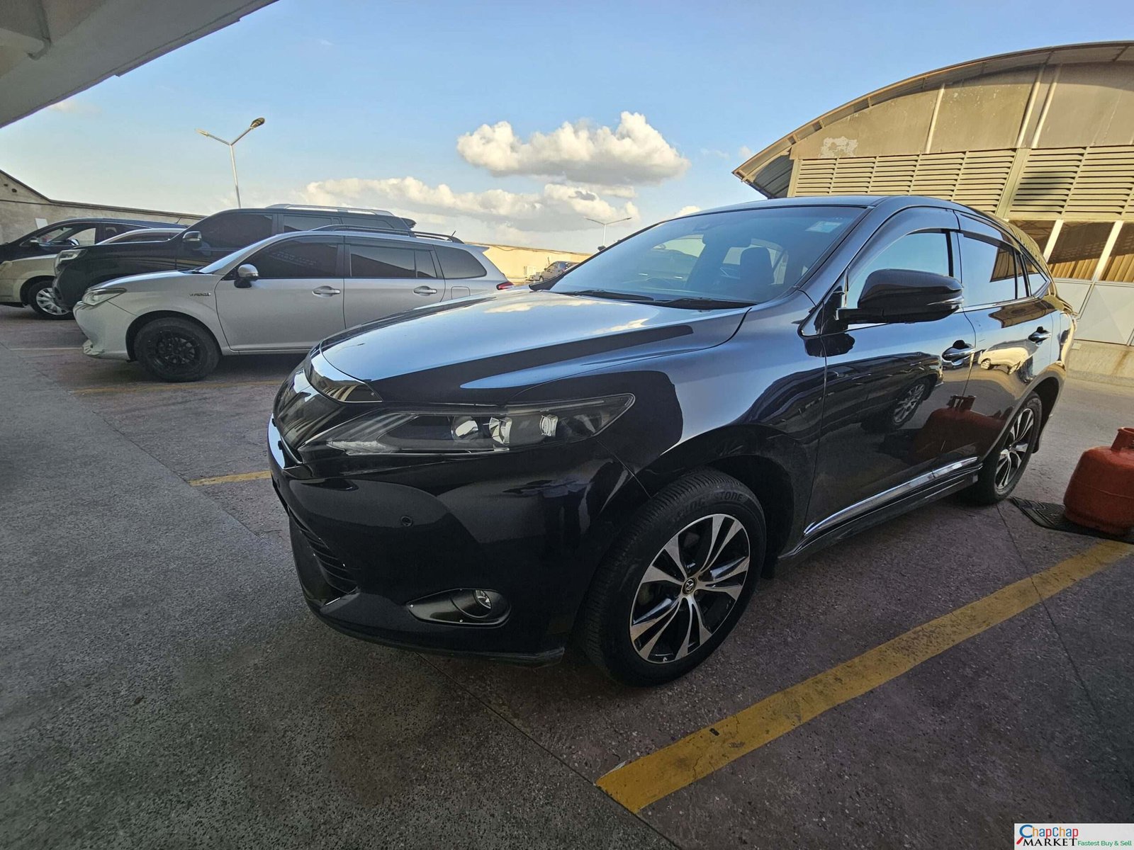 Toyota Harrier with SUNROOF New Arrival New Shape QUICK SALE You Pay 30% Deposit Hire purchase installments HP UpTo 70% financing/finance NO CRB STATUS CHECK Trade in OK