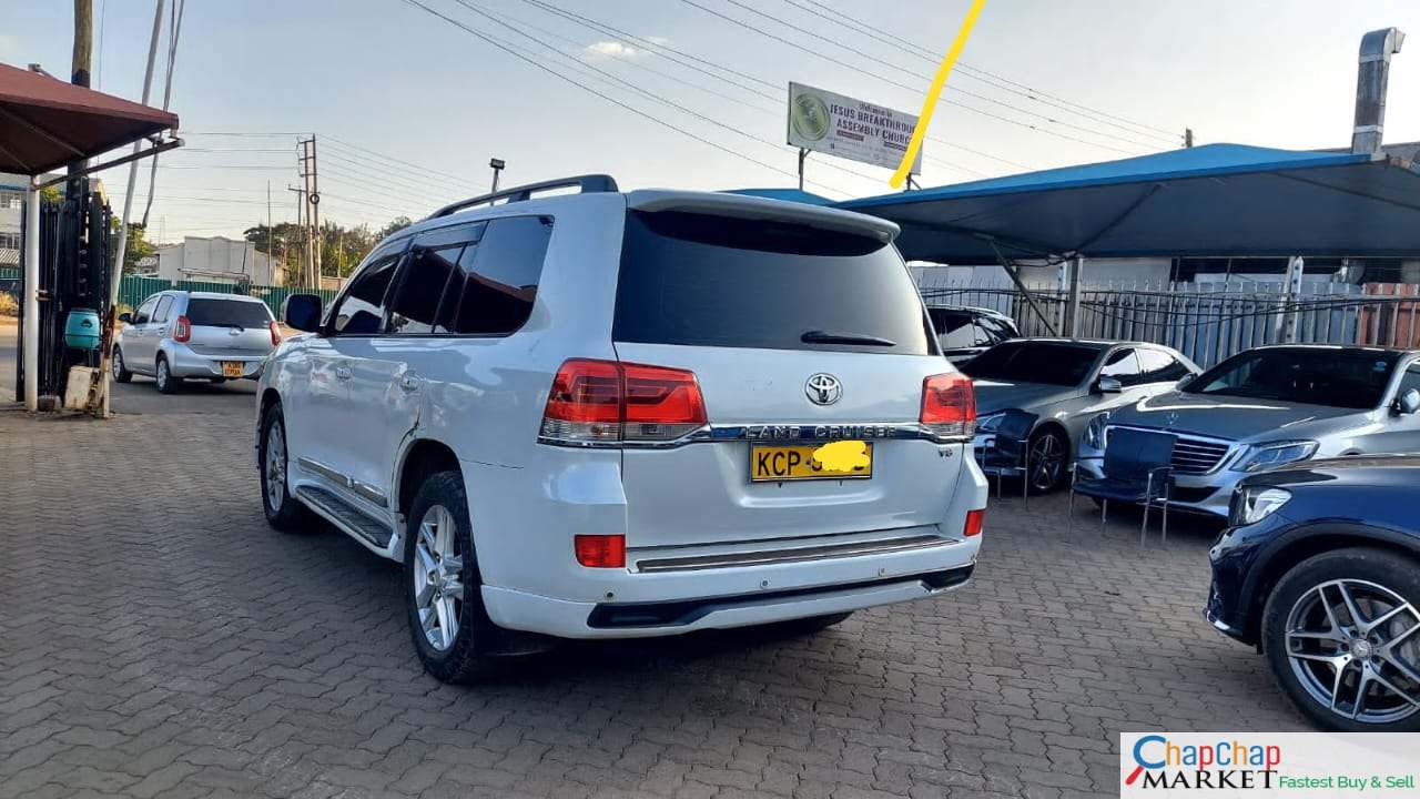 Toyota Land-Cruiser v8 2010 3.2M 200 Series QUICK SALE You Pay 30% Deposit Hire purchase installments HP UpTo 70% financing/finance NO CRB STATUS CHECK Trade in OK