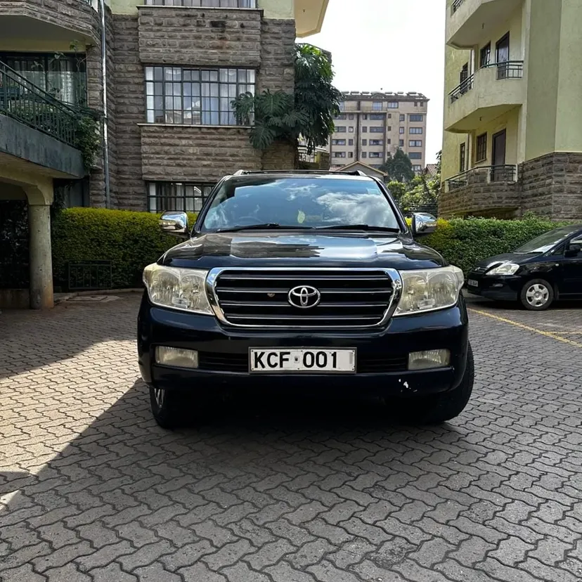 Toyota Land-Cruiser v8 200 QUICK SALE You Pay 30% Deposit Hire purchase installments HP UpTo 70% financing/finance NO CRB STATUS CHECK Trade in OK sunroof