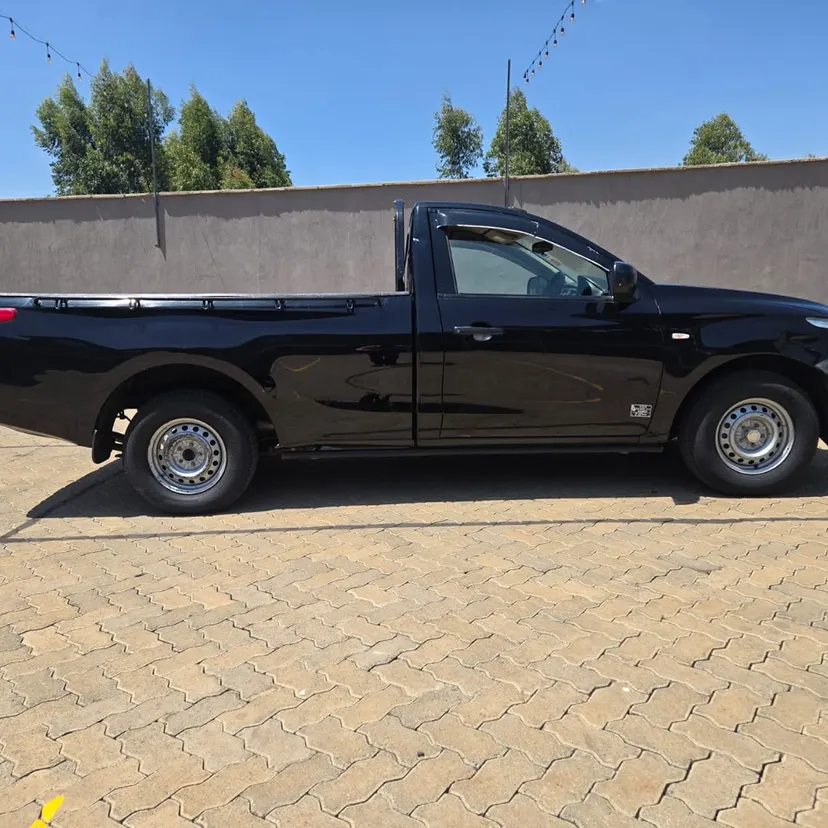 MITSUBISHI L200 pick up single cab QUICK SALE You Pay 30% Deposit Hire purchase installments HP UpTo 70% financing/finance NO CRB STATUS CHECK Trade in OK