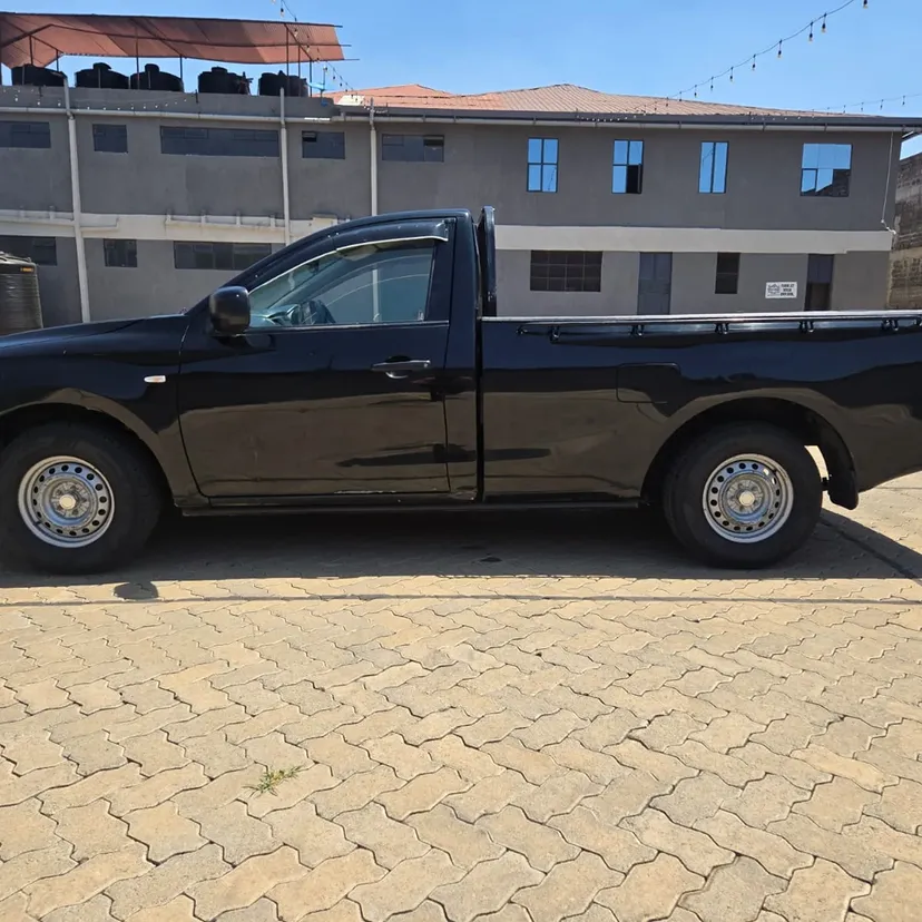 MITSUBISHI L200 pick up single cab QUICK SALE You Pay 30% Deposit Hire purchase installments HP UpTo 70% financing/finance NO CRB STATUS CHECK Trade in OK