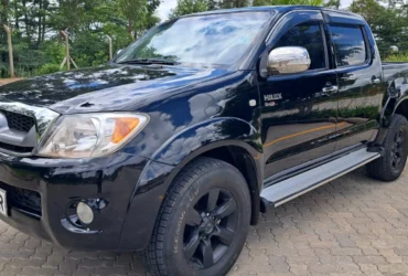 Toyota Hilux Double Cab fully loaded QUICK SALE You Pay 30% Deposit Hire purchase installments HP UpTo 70% financing/finance NO CRB STATUS CHECK Trade in OK manual diesel