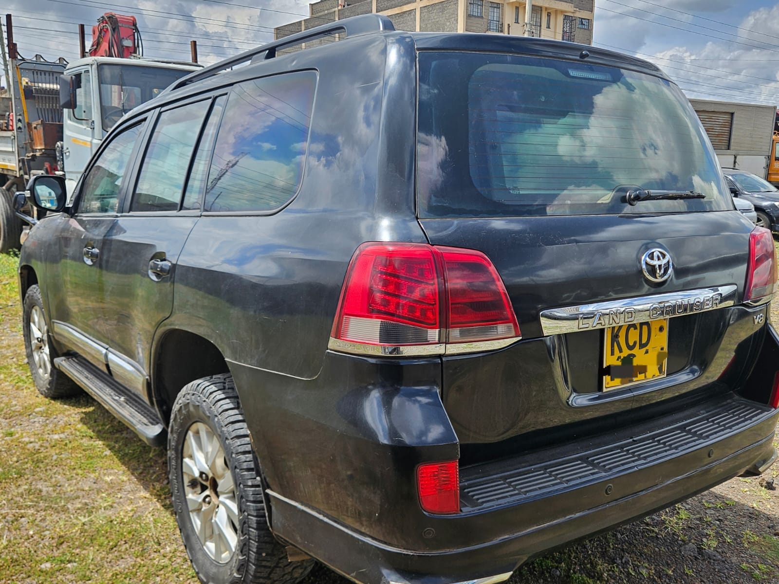 Armoured bullet-proof TOYOTA LAND-CRUISER ZX v8 fully loaded QUICK SALE You Pay 30% Deposit Hire purchase installments HP UpTo 70% financing/finance NO CRB STATUS CHECK Trade in OK