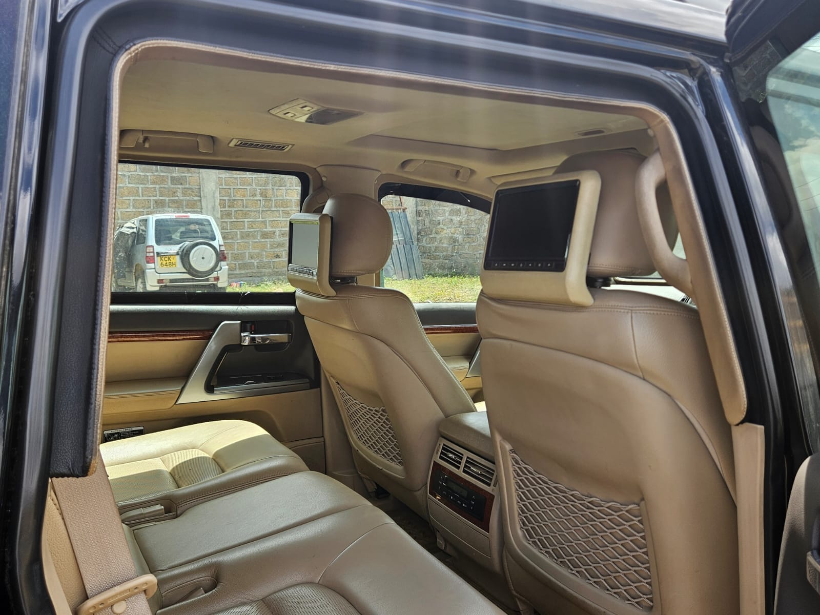Armoured bullet-proof TOYOTA LAND-CRUISER ZX v8 fully loaded QUICK SALE You Pay 30% Deposit Hire purchase installments HP UpTo 70% financing/finance NO CRB STATUS CHECK Trade in OK