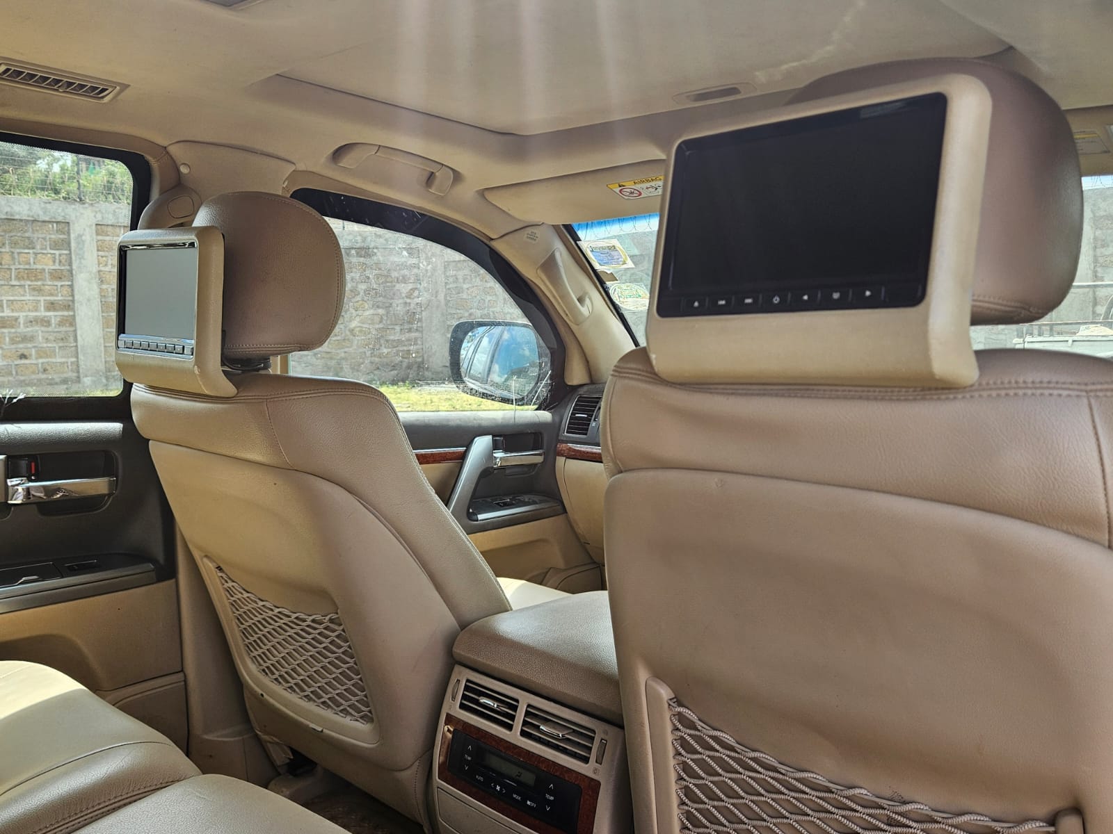 Armoured bullet-proof TOYOTA LAND-CRUISER ZX v8 fully loaded QUICK SALE You Pay 30% Deposit Hire purchase installments HP UpTo 70% financing/finance NO CRB STATUS CHECK Trade in OK