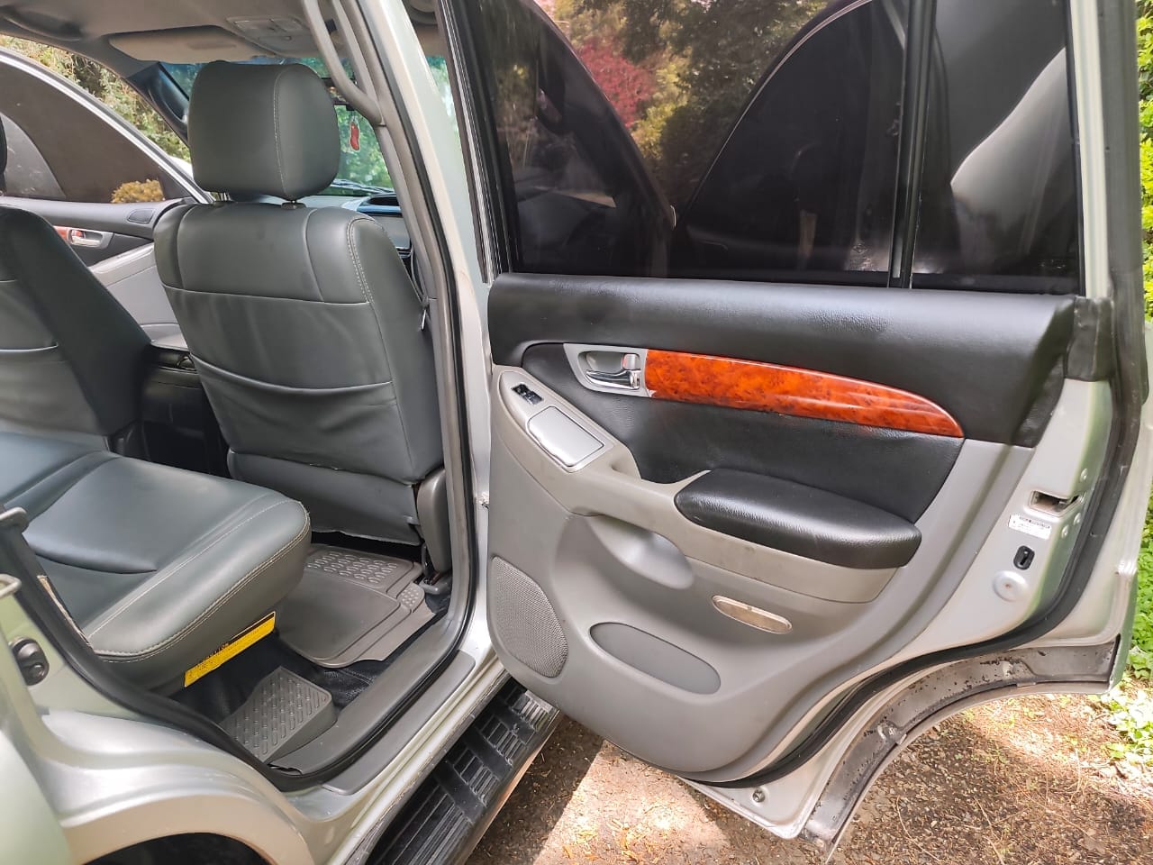 TOYOTA LAND-CRUISER PRADO j120 diesel Clean QUICK SALE You Pay 30% Deposit Hire purchase installments HP UpTo 70% financing/finance NO CRB STATUS CHECK Trade in OK 17 Img 20250408 wa0008