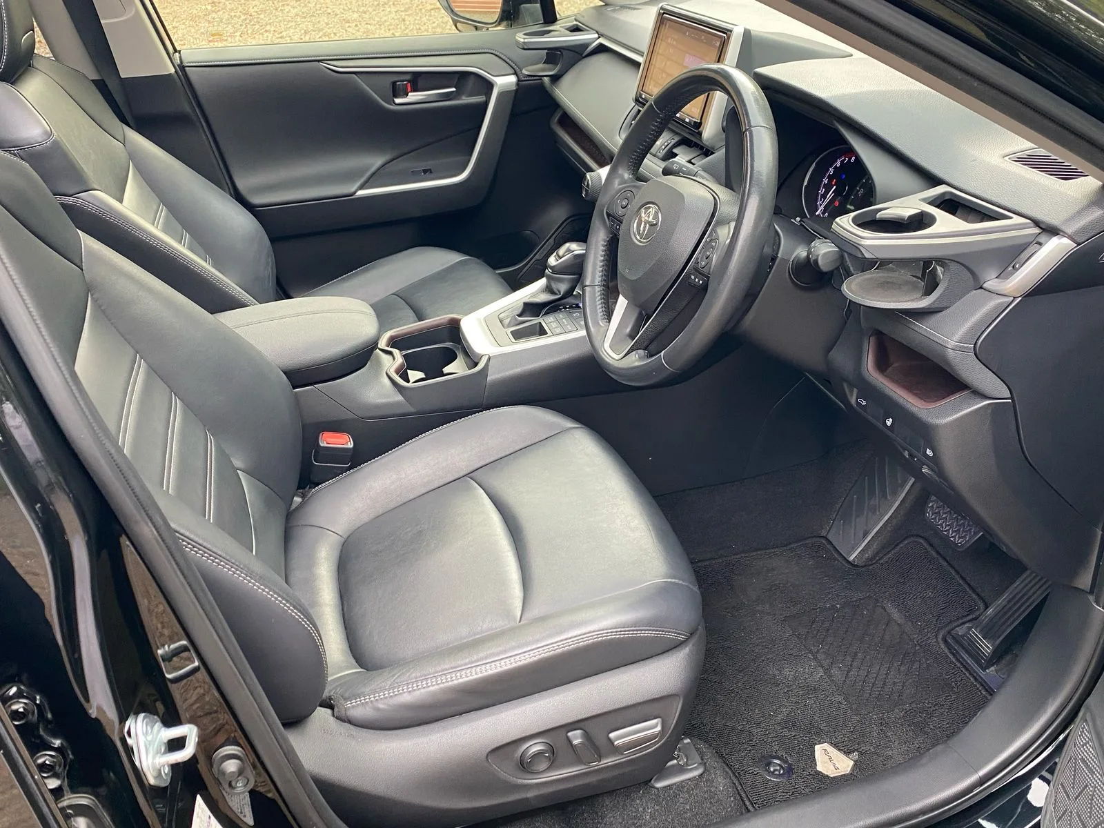 Toyota rav4 new shape 2020 sunroof panoramic fully loaded New arrival QUICK SALE You Pay 30% Deposit Hire purchase installments HP UpTo 70% financing/finance NO CRB STATUS CHECK Trade in OK